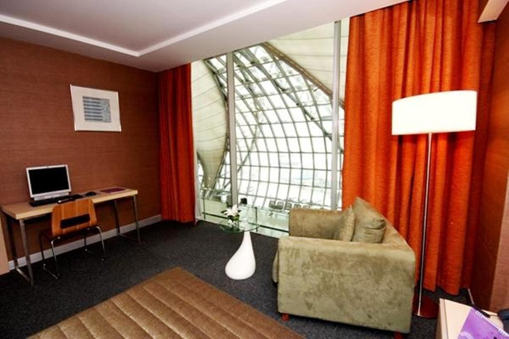 Miracle Transit Hotel Bang Phli Exterior photo