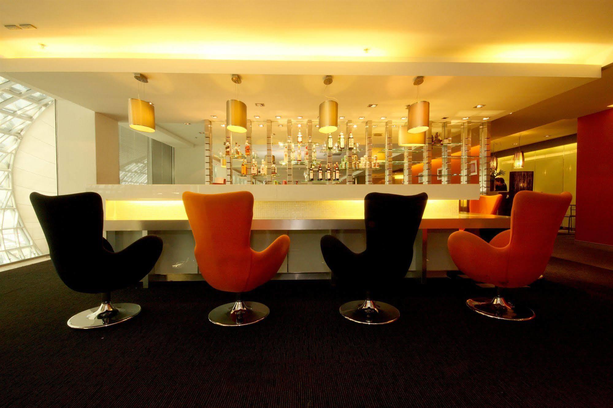 Miracle Transit Hotel Bang Phli Exterior photo